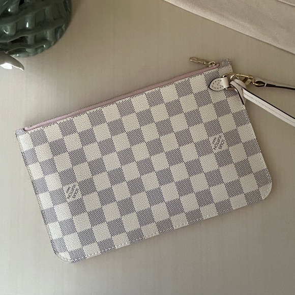 Louis Vuitton Damier Azur Neverfull Wristlet/Clutch - NWOT - Picture 3 of 10